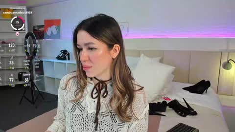 Snapshot of _emiliaa_ chatting on January 19, 6:20 am Milana online show from January 19, 6:20 am