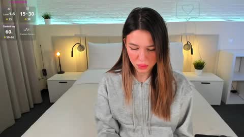Snapshot of _emiliaa_ chatting on February 1, 8:29 am Milana online show from February 1, 8:29 am