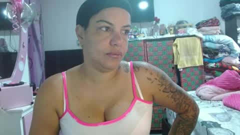 Snapshot of _emilimilf chatting on July 8, 12:09 pm _emilimilf online show from July 8, 12:09 pm