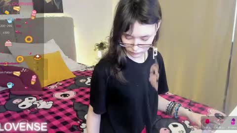 _emily__strike_ online show from March 18, 9:56 am