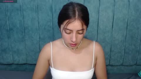 Snapshot of _emma_diamond_ chatting on December 1, 4:29 pm Emma online show from December 1, 4:29 pm