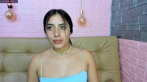 Snapshot of _emma_diamond_ chatting on December 13, 10:34 pm Emma online show from December 13, 10:34 pm