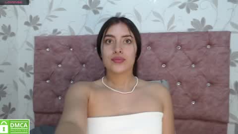 Snapshot of _emma_diamond_ chatting on December 23, 8:57 pm Emma online show from December 23, 8:57 pm