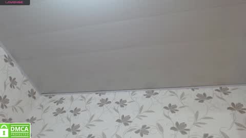 Snapshot of _emma_diamond_ chatting on December 24, 12:11 am Emma online show from December 24, 12:11 am