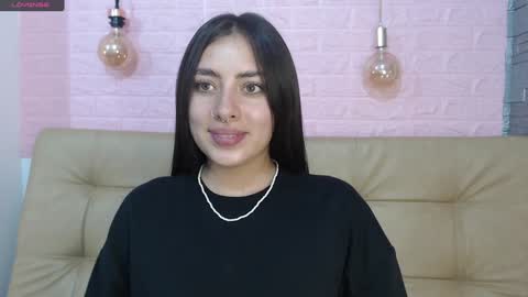 Snapshot of _emma_diamond_ chatting on December 26, 6:43 pm Emma online show from December 26, 6:43 pm
