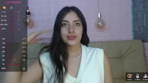 Snapshot of _emma_diamond_ chatting on December 29, 6:38 pm Emma online show from December 29, 6:38 pm