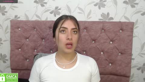 Snapshot of _emma_diamond_ chatting on February 18, 4:26 pm Emma online show from February 18, 4:26 pm