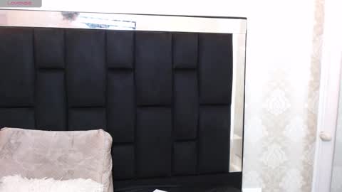 Snapshot of _emma_diamond_ chatting on February 24, 10:36 pm Emma online show from February 24, 10:36 pm