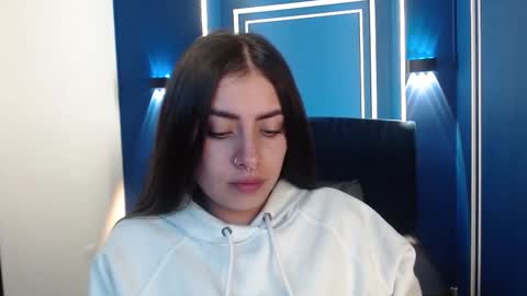 Snapshot of _emma_diamond_ chatting on October 4, 11:03 pm Emma online show from October 4, 11:03 pm