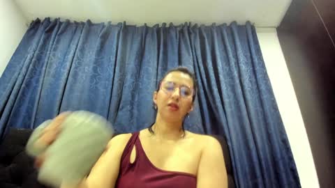 Emma online show from December 3, 11:13 pm