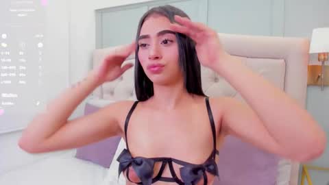 Snapshot of _emma_luu_ chatting on October 23, 11:14 pm Emi  online show from October 23, 11:14 pm