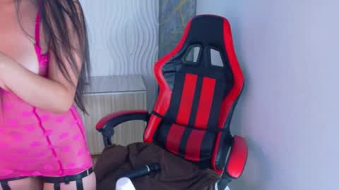 Emmaa Harper3 online show from November 19, 6:57 am