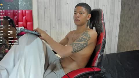 _erick_j online show from April 15, 8:20 pm