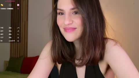 _esmeraldiyaa_ online show from February 18, 9:55 pm