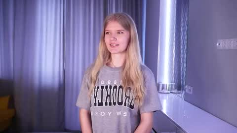 Snapshot of _ethereal_vibe_ chatting on February 25, 6:01 am Maria online show from February 25, 6:01 am