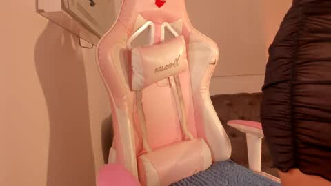 Eva online show from April 8, 10:43 pm