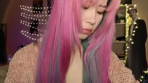 EveEva online show from March 4, 1:00 am