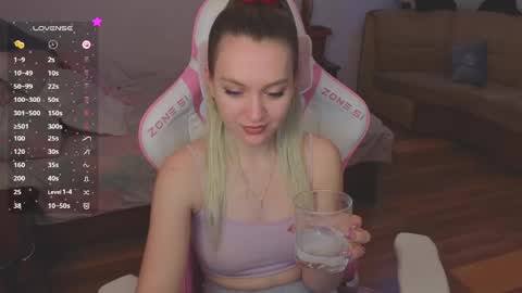 Evie online show from January 11, 7:49 am