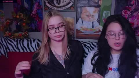 Snapshot of _favorite_ chatting on November 20, 5:45 pm KENDALL NATHAN MARRY RYANPVT IS OPEN online show from November 20, 5:45 pm