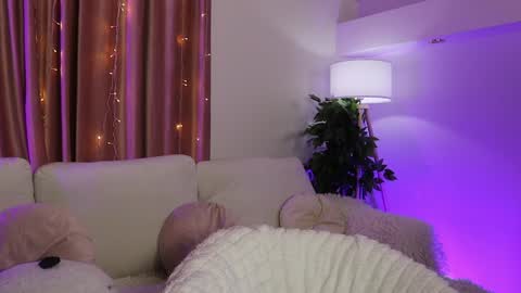 Goldy Grace online show from December 5, 11:16 am