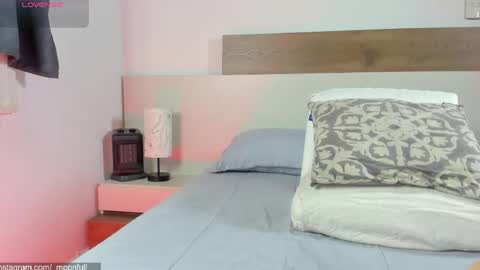 Snapshot of _fullmoon chatting on May 24, 5:23 am fullmoon online show from May 24, 5:23 am