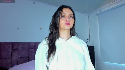 Snapshot of _gabbyx_ chatting on January 18, 8:19 pm Gabby online show from January 18, 8:19 pm