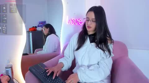 Snapshot of _gabbyx_ chatting on September 17, 12:07 pm Gabby online show from September 17, 12:07 pm