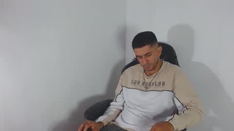 Snapshot of _grasshopper chatting on February 20, 2:08 am _grasshopper online show from February 20, 2:08 am