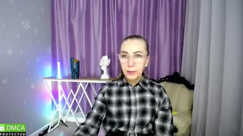 _greybunny_ online show from September 27, 11:26 am
