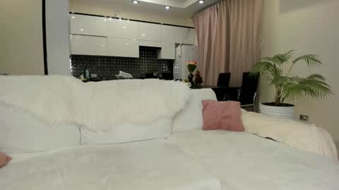 Snapshot of _heaven_ishere_ chatting on January 29, 11:41 am Julia online show from January 29, 11:41 am