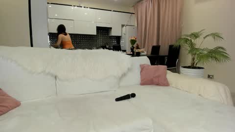 Snapshot of _heaven_ishere_ chatting on January 30, 11:11 am Julia online show from January 30, 11:11 am