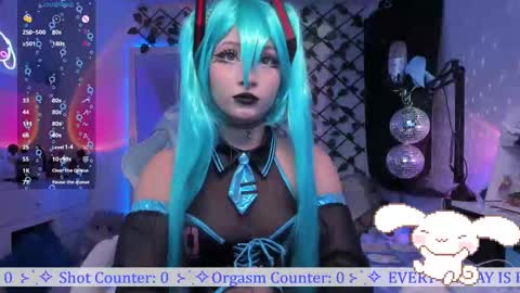 Snapshot of _heavenly_blue_ chatting on October 11, 3:06 am Bluey online show from October 11, 3:06 am