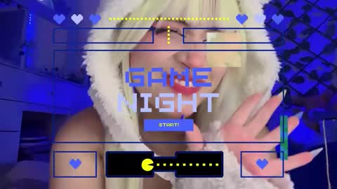 Snapshot of _heavenly_blue_ chatting on November 17, 12:16 am Bluey online show from November 17, 12:16 am