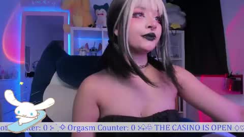 Snapshot of _heavenly_blue_ chatting on June 18, 9:41 pm Bluey online show from June 18, 9:41 pm