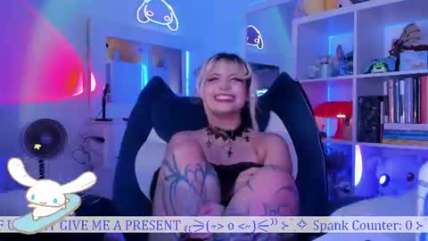 Snapshot of _heavenly_blue_ chatting on July 14, 2:05 am Bluey online show from July 14, 2:05 am