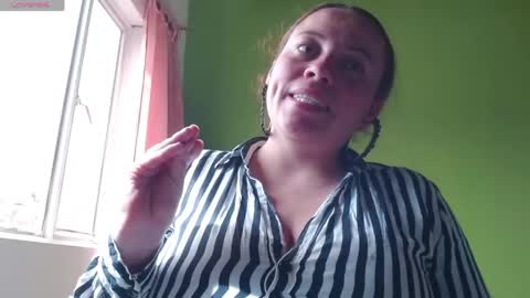 Snapshot of _honey1_ chatting on May 12, 7:11 pm Honey online show from May 12, 7:11 pm