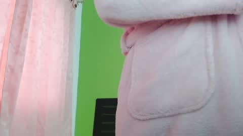 Snapshot of _honey1_ chatting on May 27, 11:18 am Honey online show from May 27, 11:18 am