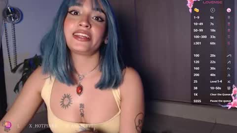 Snapshot of _hotpink chatting on February 5, 5:12 am Jenn online show from February 5, 5:12 am