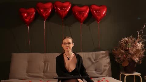 stefania stesha stef online show from February 13, 4:25 pm