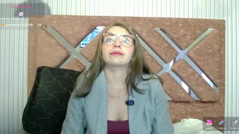 Snapshot of _isaabellaa chatting on June 4, 1:39 pm Isa online show from June 4, 1:39 pm