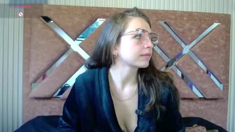 Snapshot of _isaabellaa chatting on June 5, 1:17 pm Isa online show from June 5, 1:17 pm