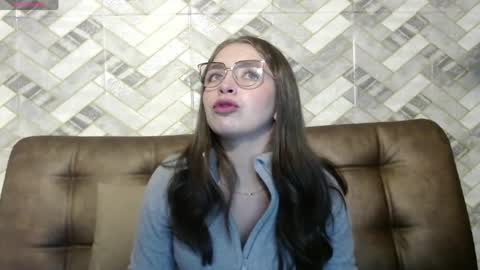Snapshot of _isaabellaa chatting on June 6, 11:04 am Isa online show from June 6, 11:04 am