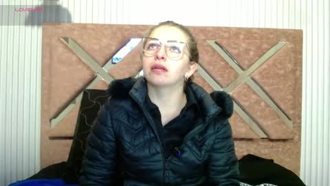 Snapshot of _isaabellaa chatting on June 7, 10:41 am Isa online show from June 7, 10:41 am
