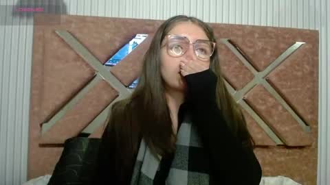 Snapshot of _isaabellaa chatting on June 13, 10:57 am Isa online show from June 13, 10:57 am