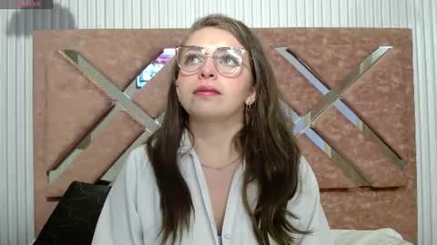 Snapshot of _isaabellaa chatting on June 28, 5:41 pm Isa online show from June 28, 5:41 pm