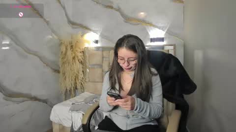 Snapshot of _isaabellaa chatting on July 5, 5:20 pm Isa online show from July 5, 5:20 pm