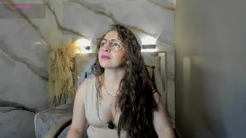 Snapshot of _isaabellaa chatting on July 11, 12:30 pm Isa online show from July 11, 12:30 pm