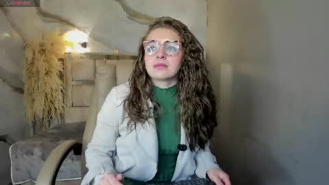 Snapshot of _isaabellaa chatting on July 12, 1:24 pm Isa online show from July 12, 1:24 pm