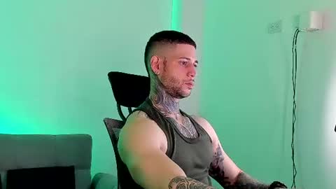 Snapshot of _jamesleandros chatting on July 18, 6:45 pm jeison online show from July 18, 6:45 pm