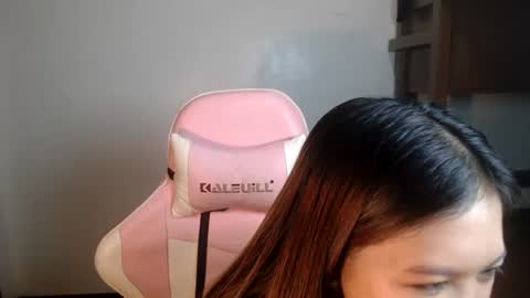 Snapshot of _jennn chatting on June 11, 8:18 pm Jen online show from June 11, 8:18 pm